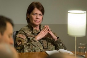 linda hamilton resident alien season 4 stranger things dark fate